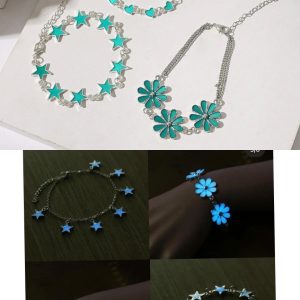 Glows in the dark bracelets in Alimosho