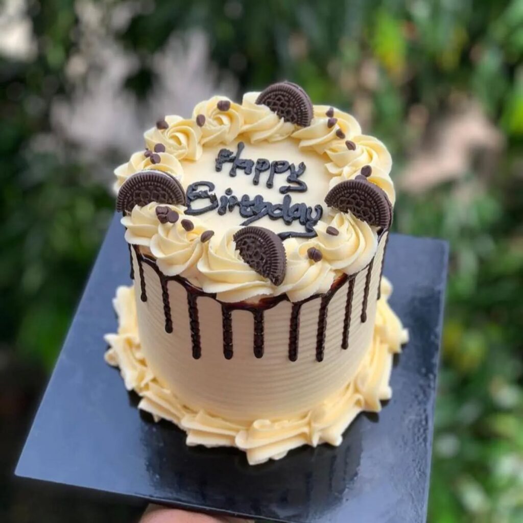 Cake and Small Chops in Egbeda