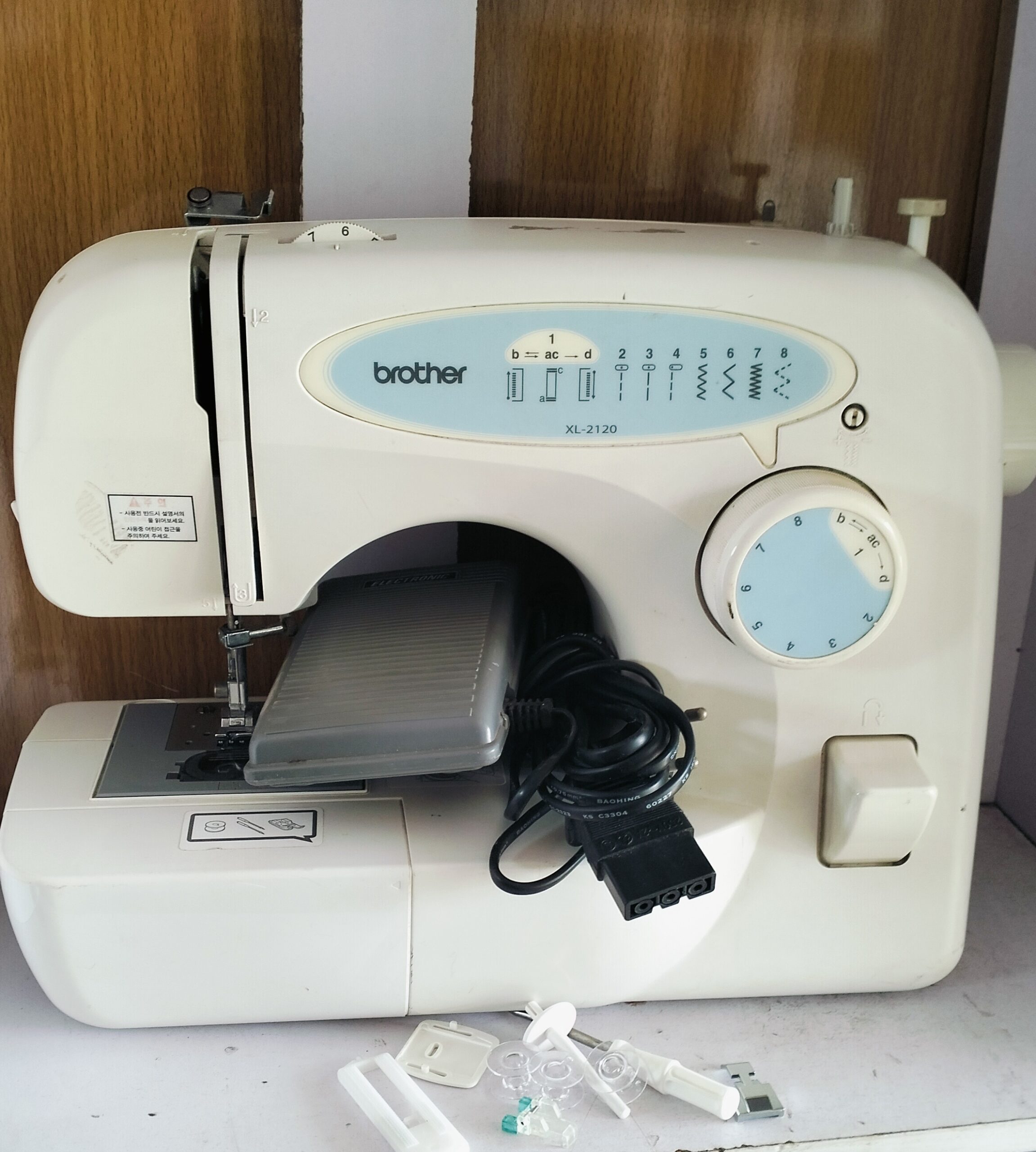 Sewing Machine for Wig and Dress Making in Lagos